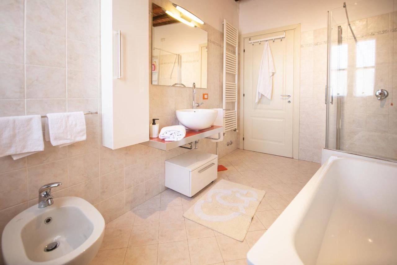 Serena Apartment, Cosy Close Center Town Lucca Exteriör bild
